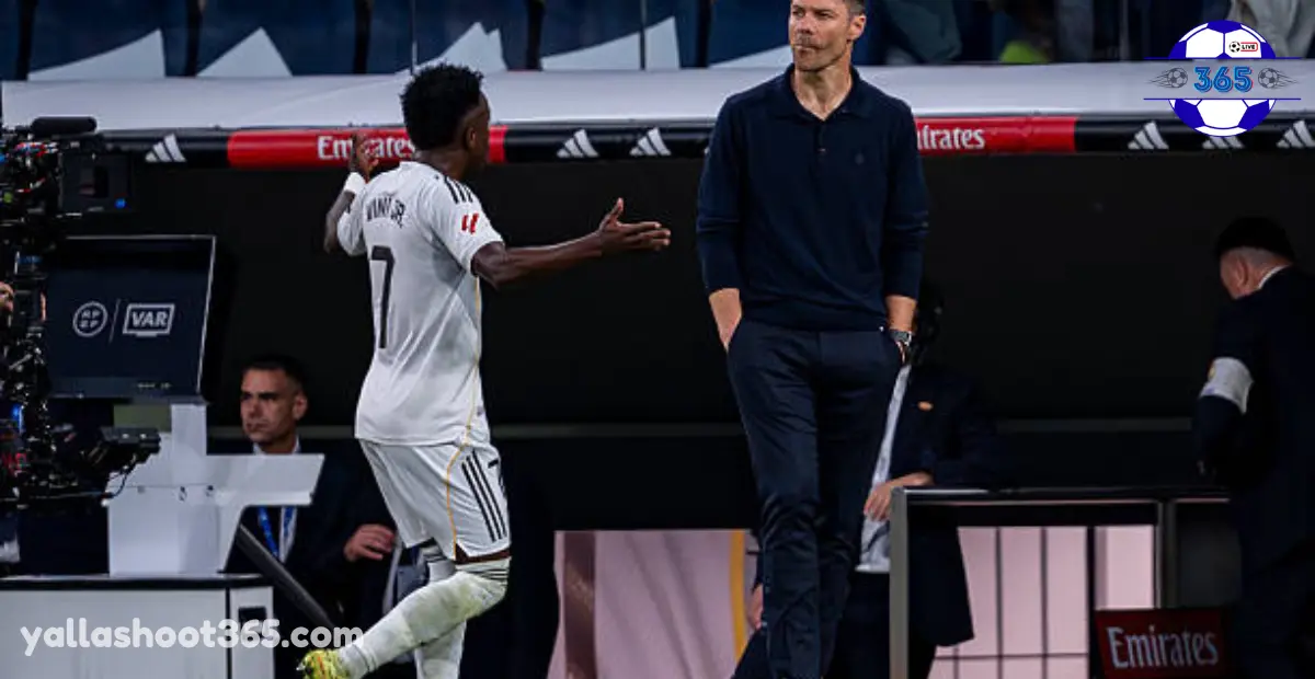 لا يزال الكلاسيكو بين ريال مدريد وبرشلونة، الذي انتهى بفوز الميرينجي بنتيجة 2/1، يشعل الجدل في العاصمة الإسبانية مدريد.